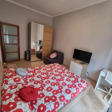 Apartment Classic Chic Bilocale Italia61. *