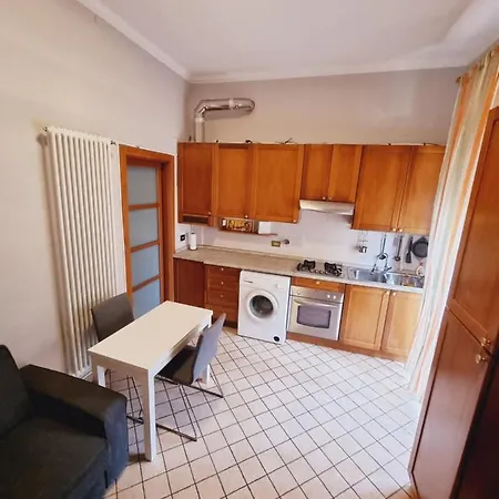 Classic Chic Bilocale Italia61. Apartment Turin